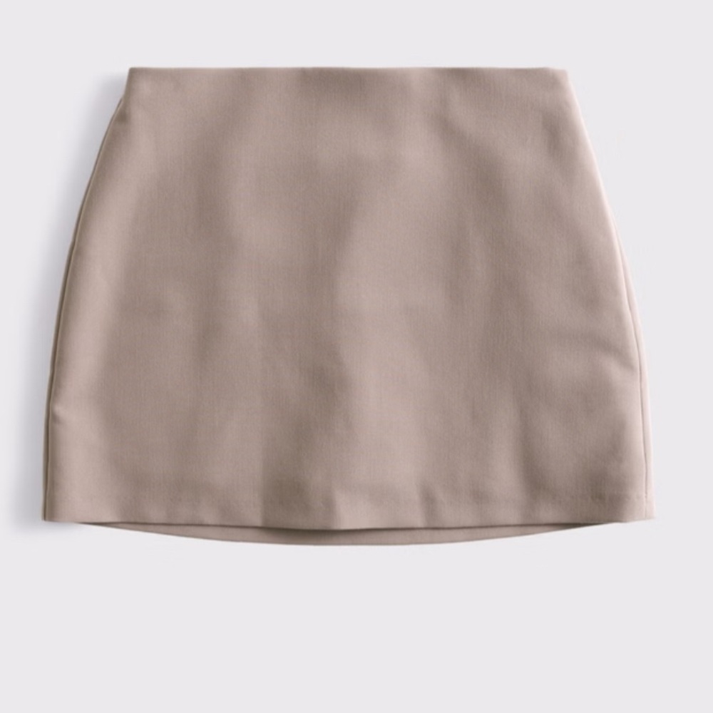 The A&F Scarlett Mini Skort - S- Deep Taupe